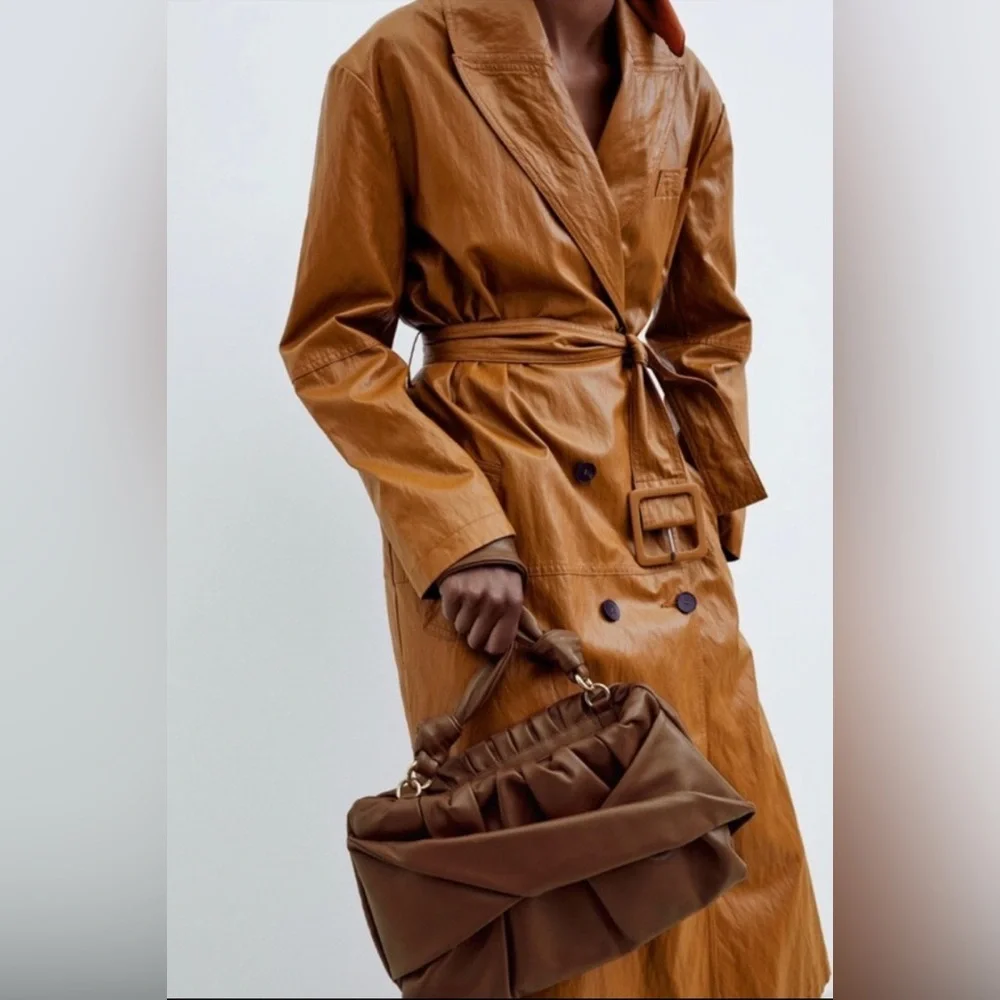 WRAP FRONT LEATHER BAG - Picture 8 of 11